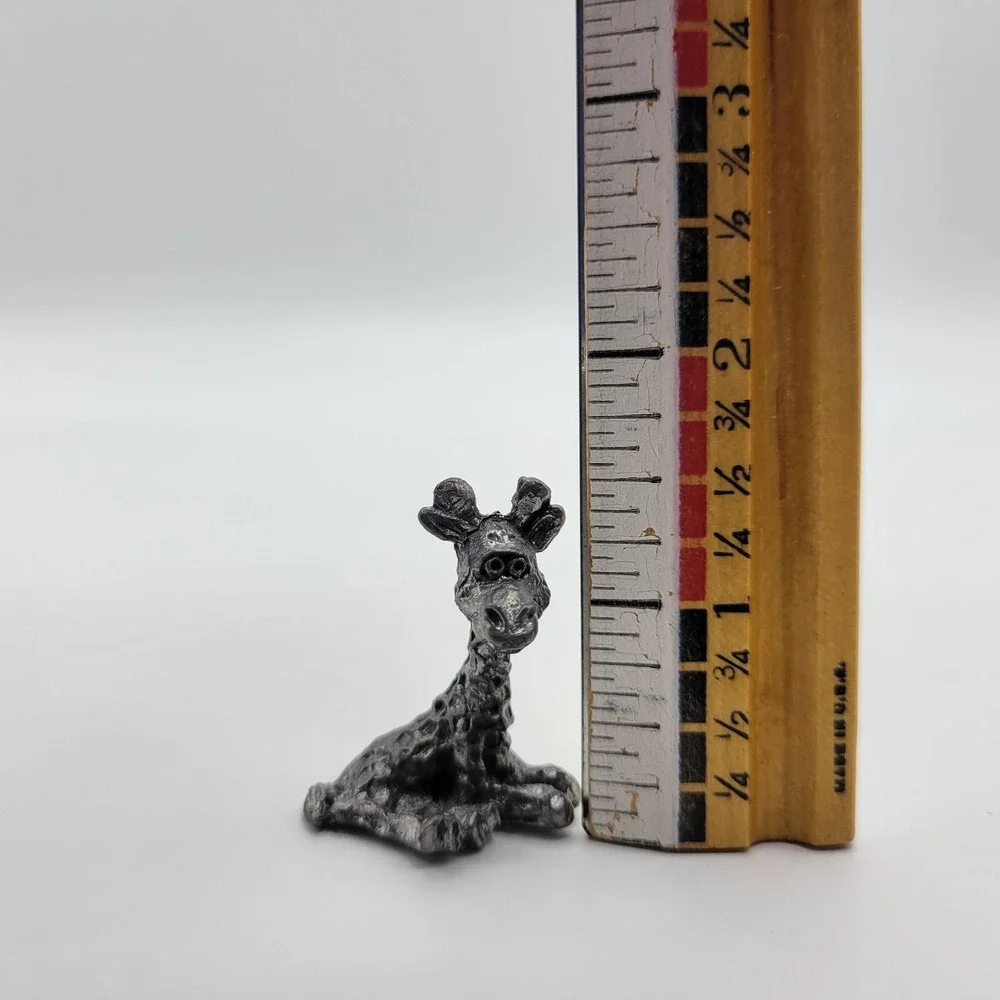 Miniature Pewter Mini Sitting Giraffe Figurine Zoo Wild Animal Home Shelf Decor